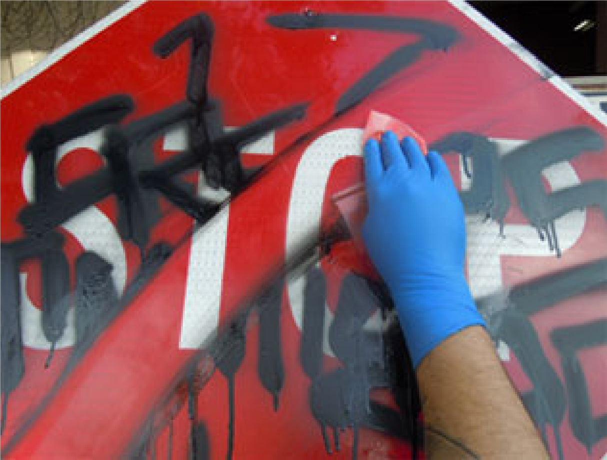 Detergent profesional degresant pentru indepartarea markerului, adezivilor si murdariei persistenta ANTIGRAFFITI GRASS 600 ml